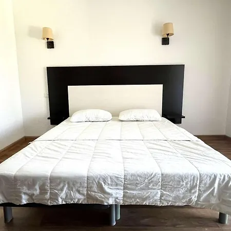 Apartment A Saint-florent Avec Piscine, Climatisation, Balcon Et Parking, Proche Et Centre - Fr-1-650-36